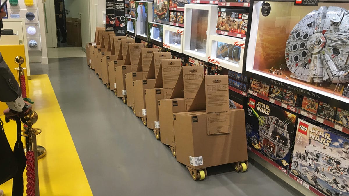LEGO UCS Millennium Falcon Trolley Kartons