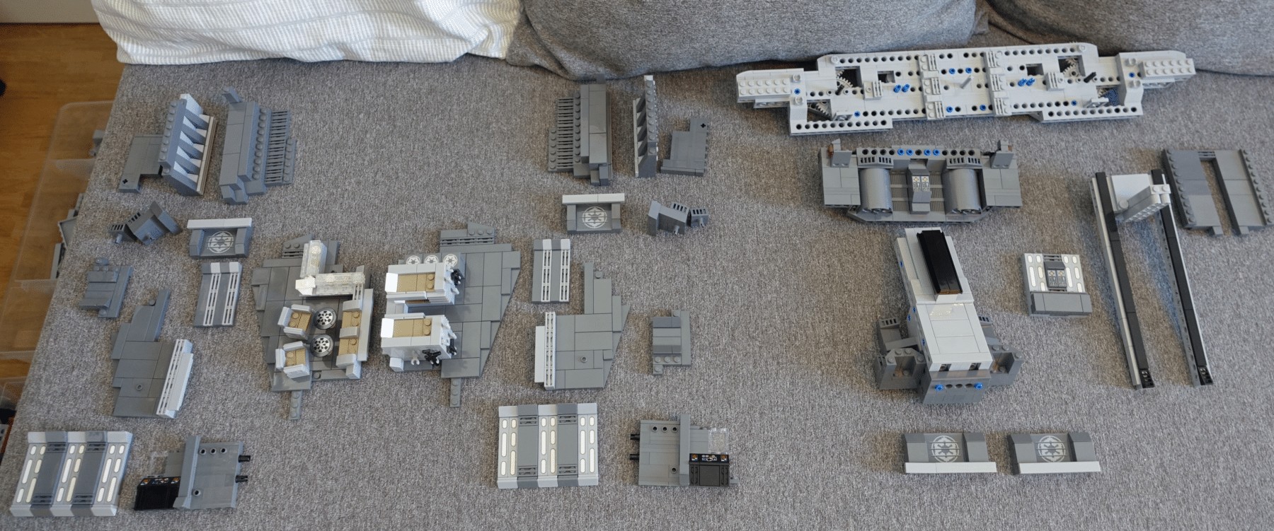 Übersicht der Elemente des Interieur für den LEGO MOC des Imperial Star Destroyers