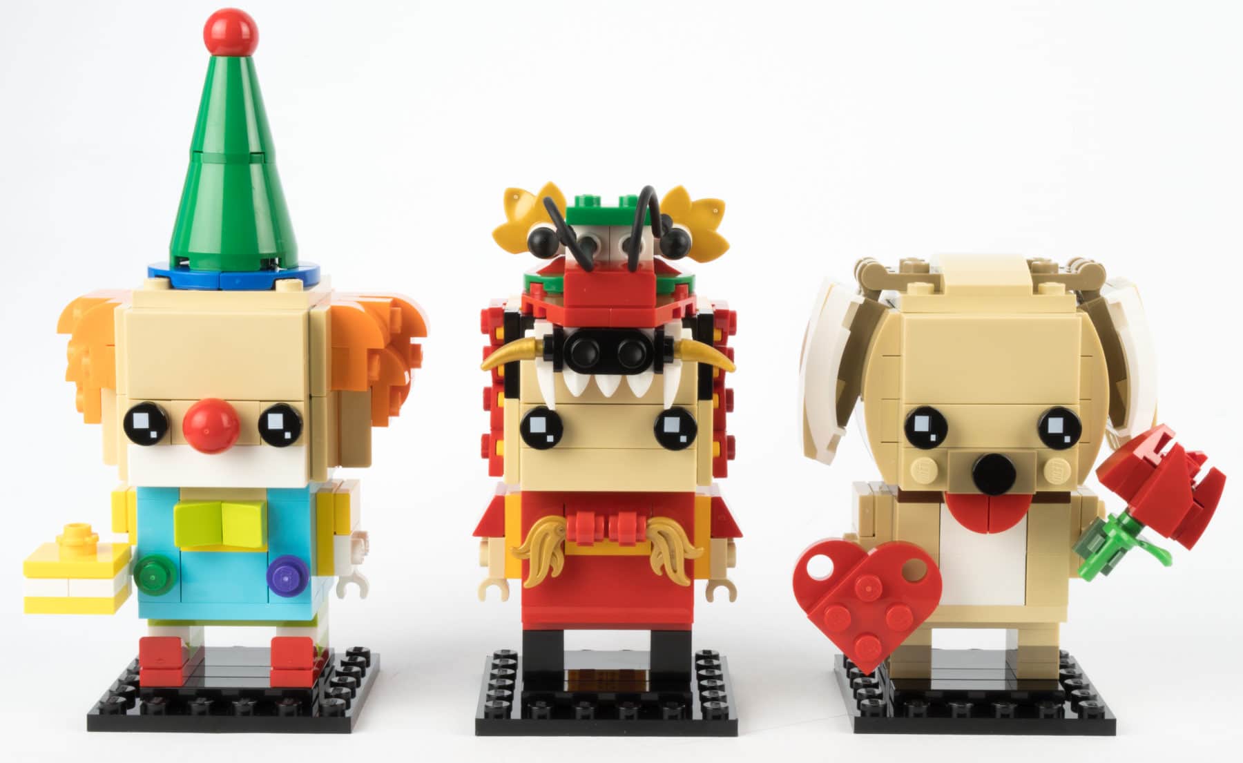 Clown, Drachentanz-Mann und Valentinstags-Hund