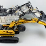 LEGO Technic 42100: Liebherr R 9800 im Größenvergleich mit LEGO 8043