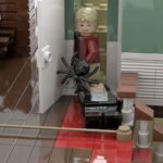 LEGO Ideas Home Alone Entwurf Oberes Treppenhaus