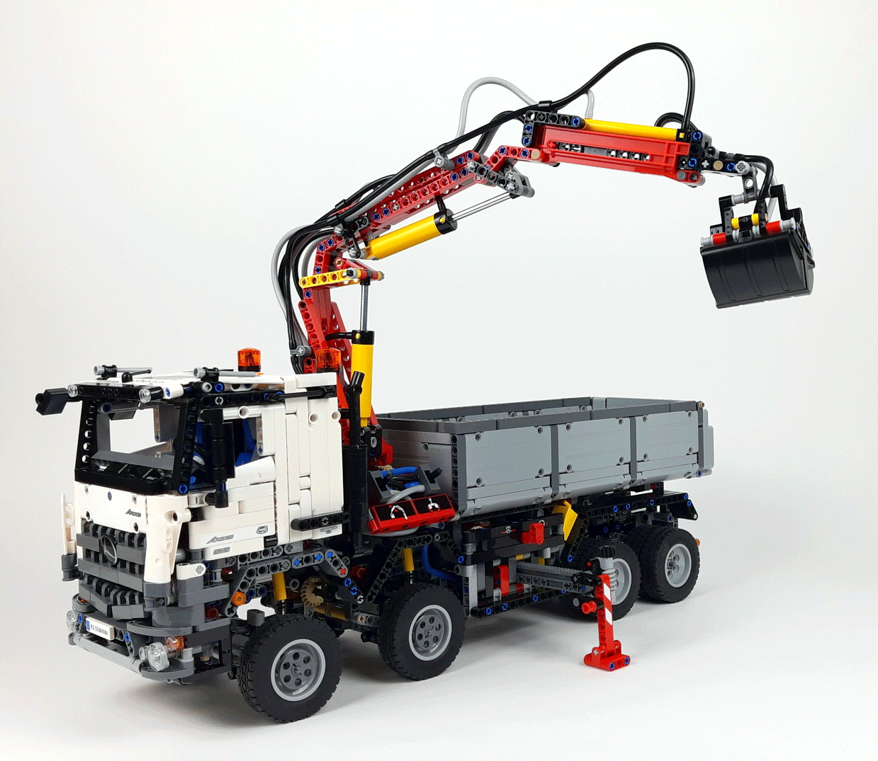 LEGO Technic 42043 Mercedes Benz Arocs: Arm knicken