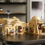 LEGO Star Wars 75290 Mos Eisley Cantina Lifestyle Bild (8)