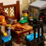 LEGO Ideas 21325 Medieval Blacksmith (13)