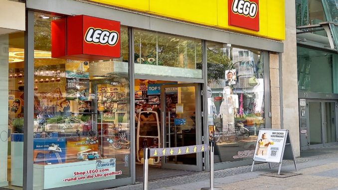 LEGO Store Berlin Front