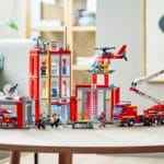 LEGO City 77944 Feuerwehrzentrale 14