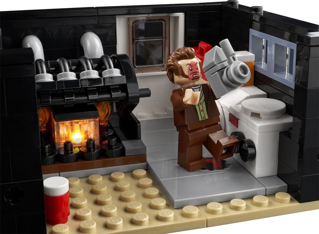 LEGO Ideas 21330 Kevin Allein Zu Haus (12)