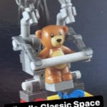 LEGO 40533 Cosmic Cardboard Adventures Erstes Teddy Mech Bild