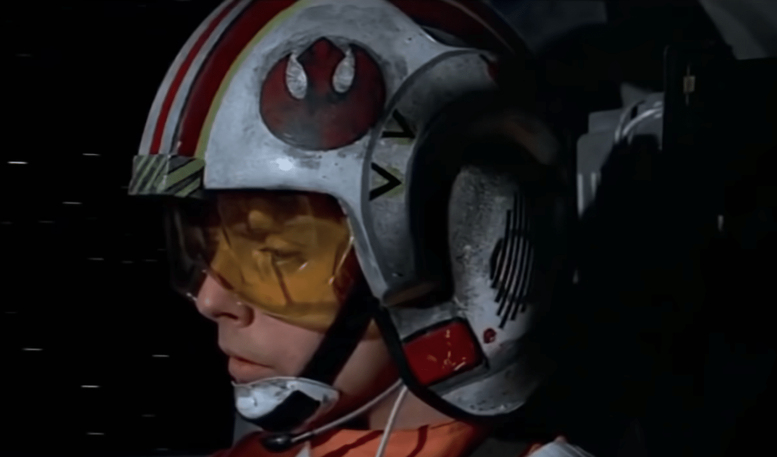 Red Five Helm 2