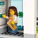 LEGO 60335 Bahnhof 8