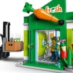 LEGO 60347 Supermarkt 4