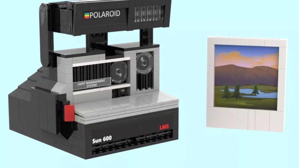 LEGO Ideas Polaroid Sun 600 (1)