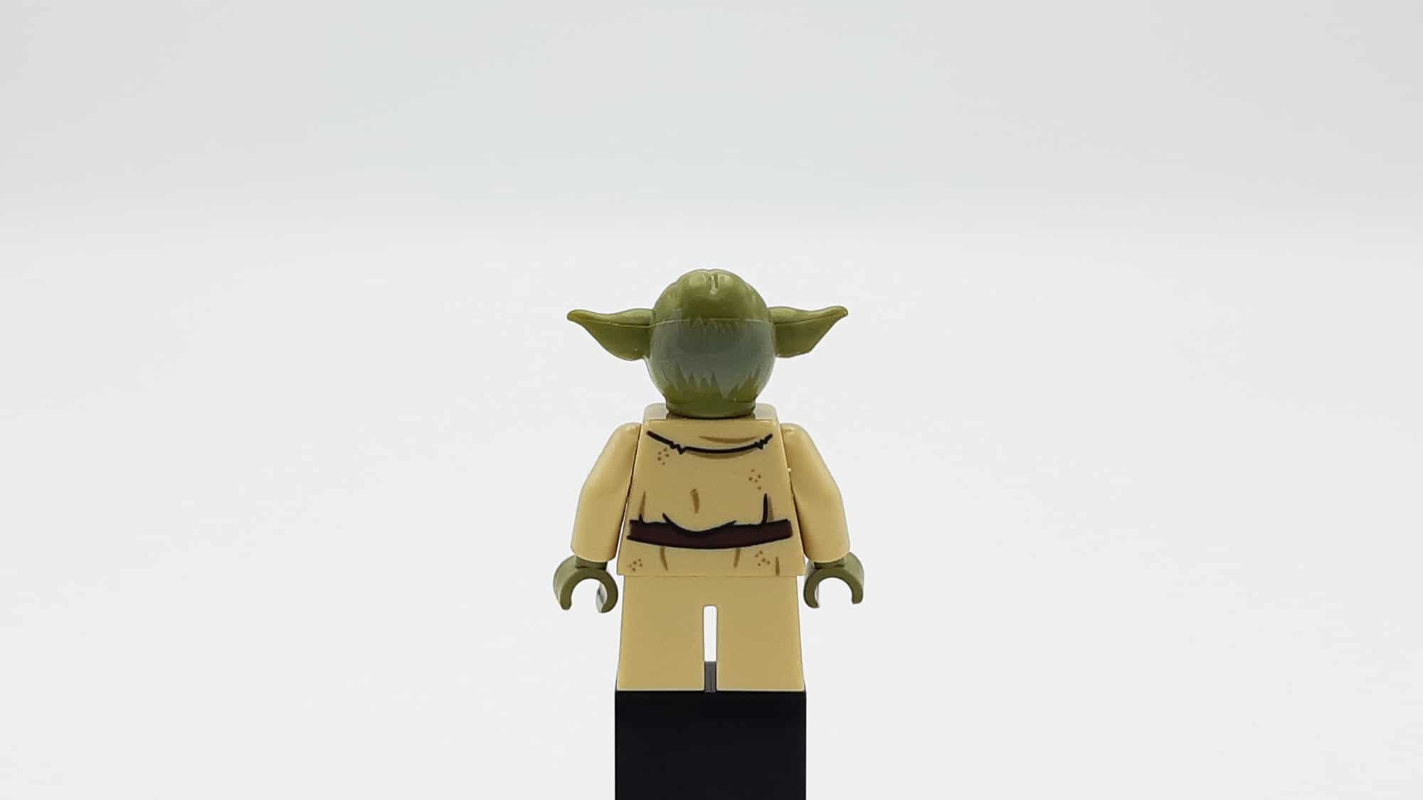 Review LEGO 75330 Jedi Training Auf Dagobah Yoda 2