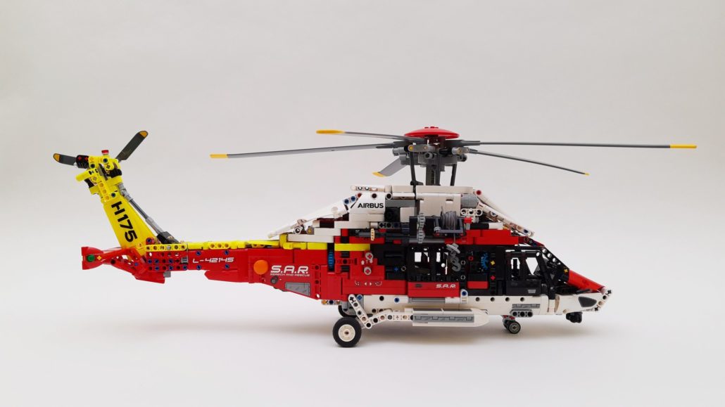 Review LEGO 42145 Airbus H175 Rettungshubschrauber Ansicht Seite