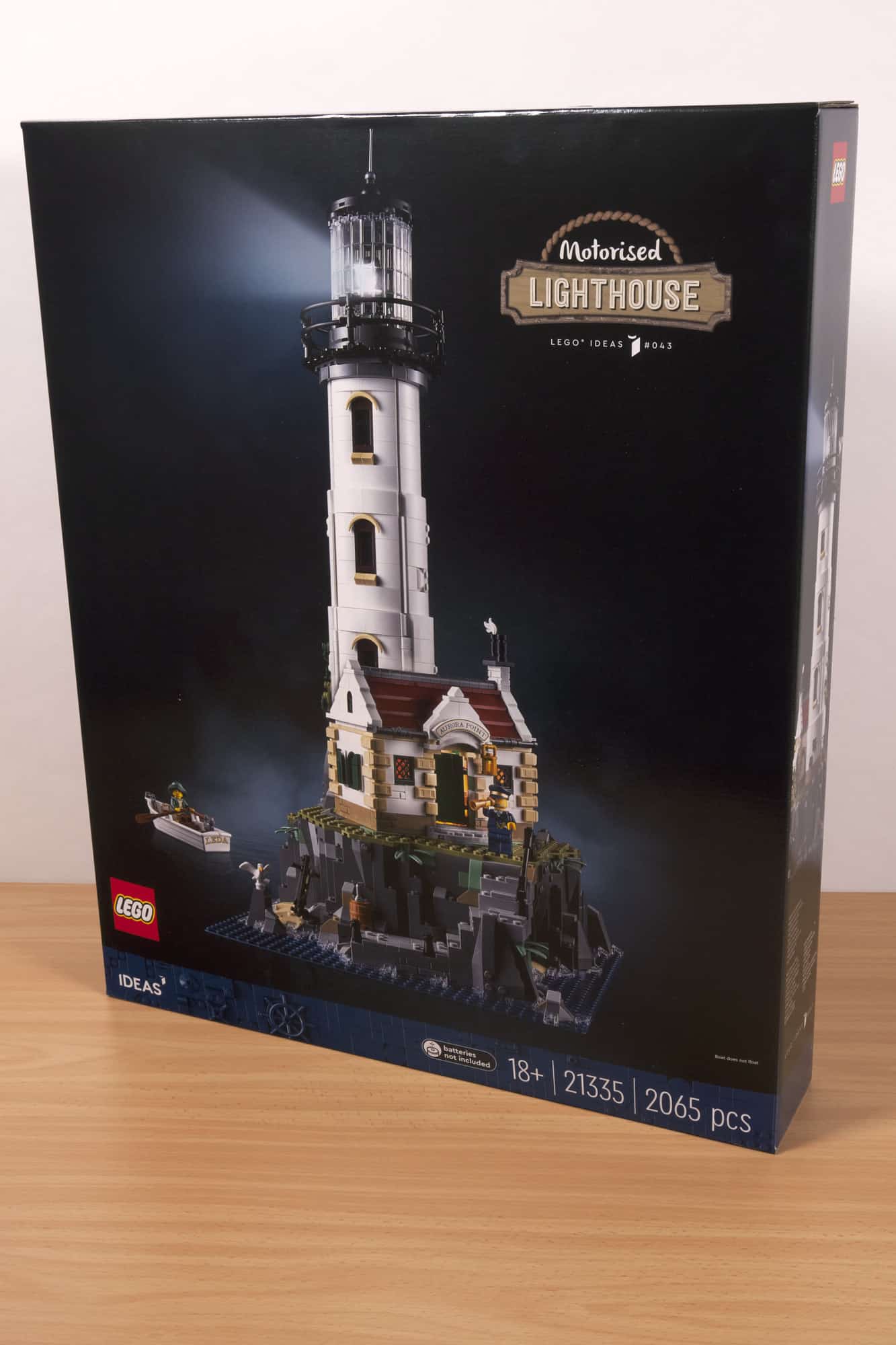 Review LEGO 21335 Motorisierter Leuchtturm Box Vorne
