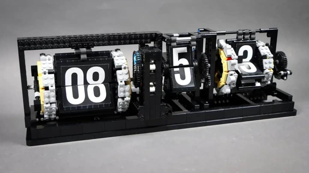 LEGO Ideas Mechanical Flip Clock (1)