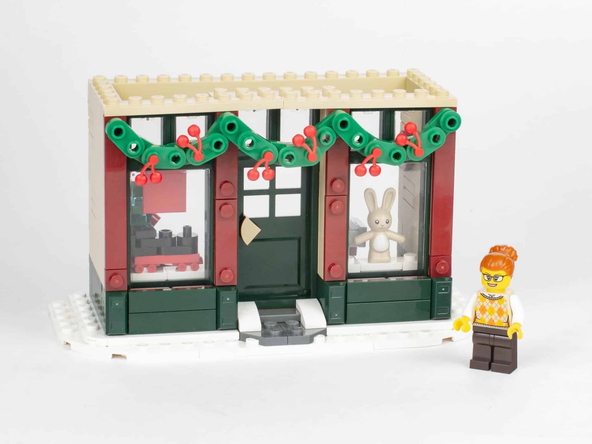 Review LEGO 10308 Holiday Main Street 20
