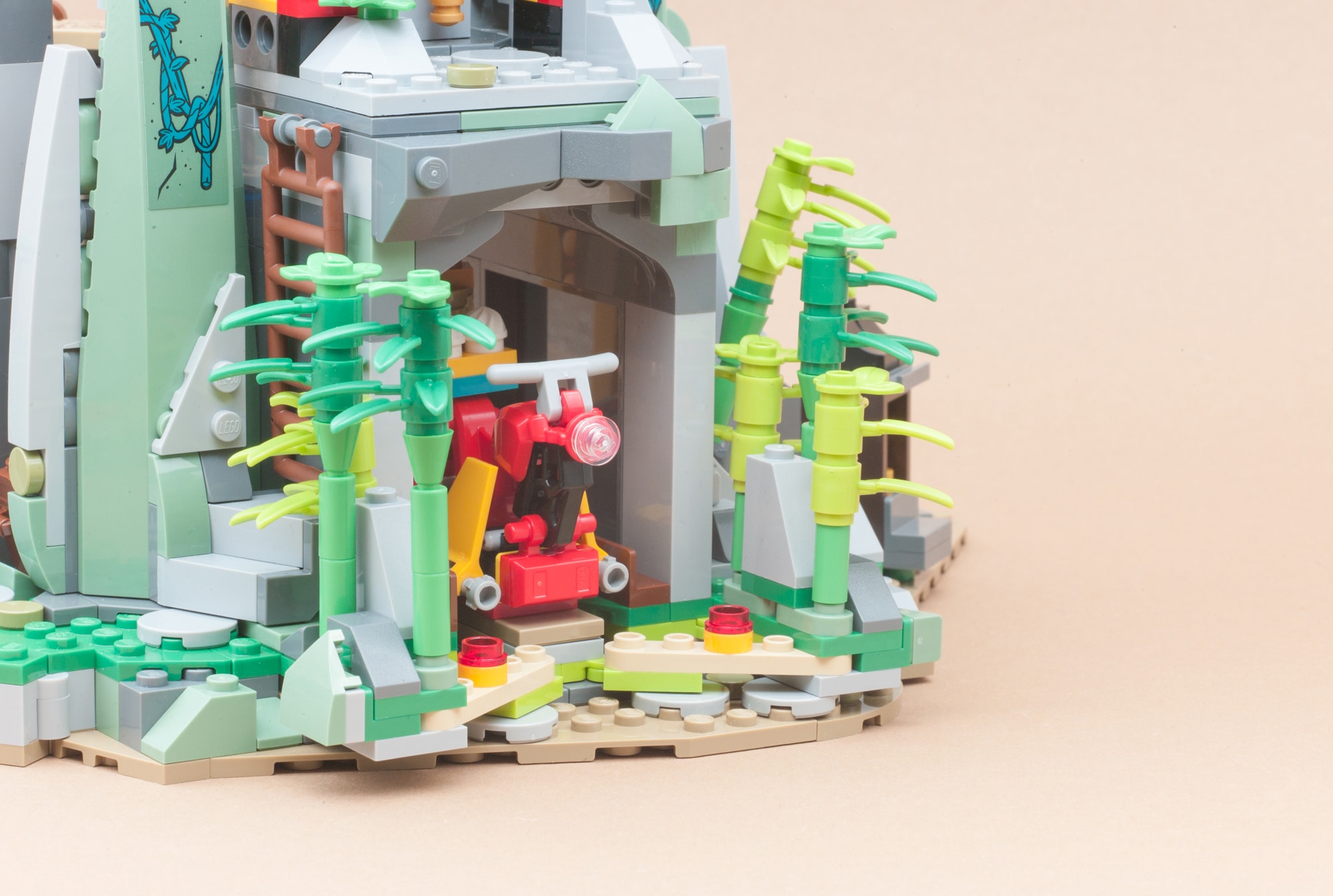 Review LEGO 80044 Monkie Kids Teamversteck 32