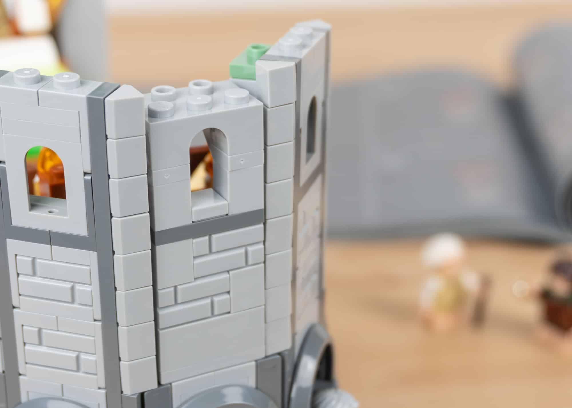 LEGO 10316 Bruchtal Review Turm 02