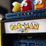 LEGO Icons 10323 Pac Man Arcade Machine Lifestyle Bilder (8)