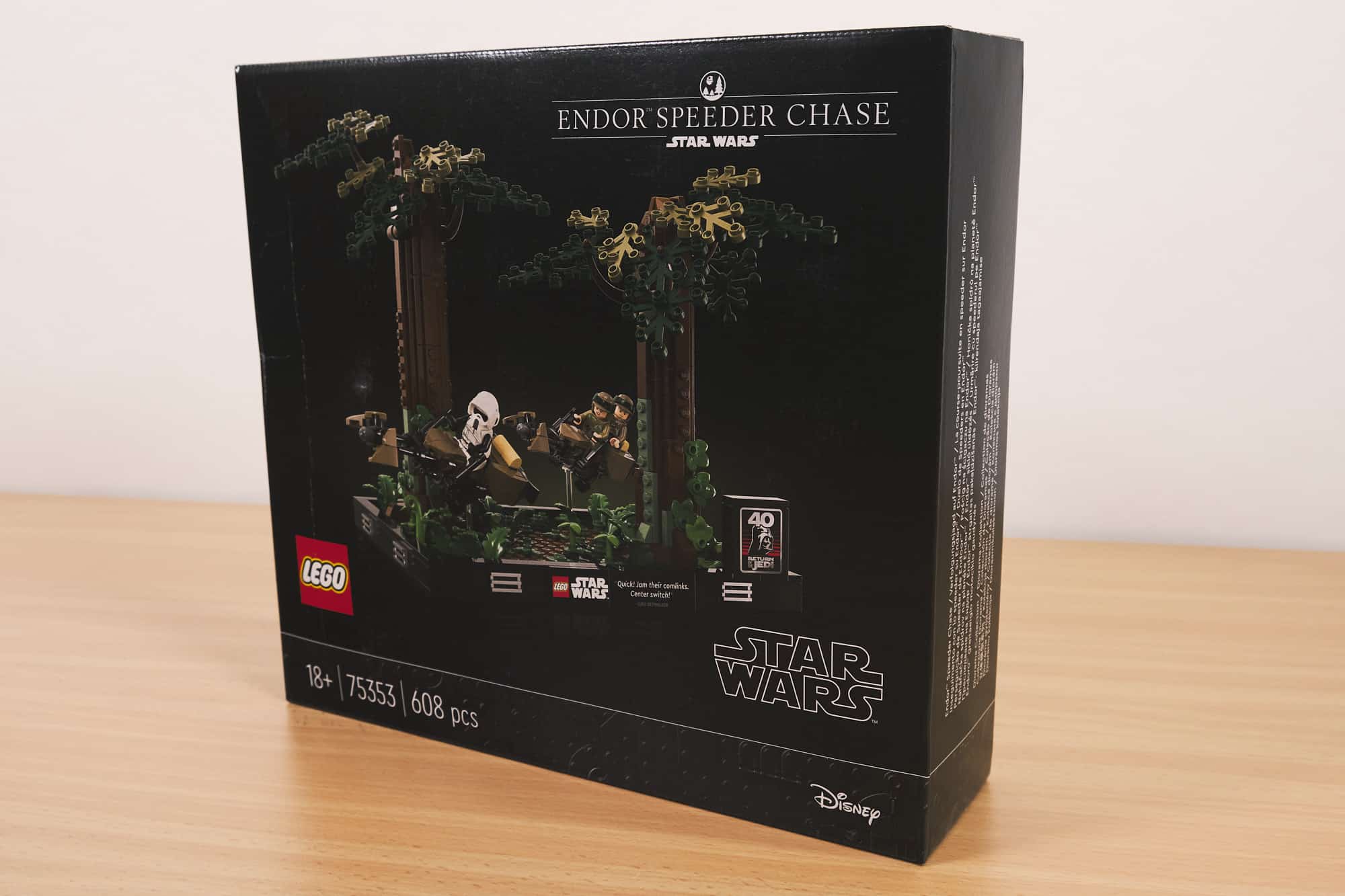 Review LEGO 75353 Verfolgungsjagd Auf Endor Diorama Box Vorne