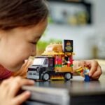 LEGO City 60404 Burger Truck 2