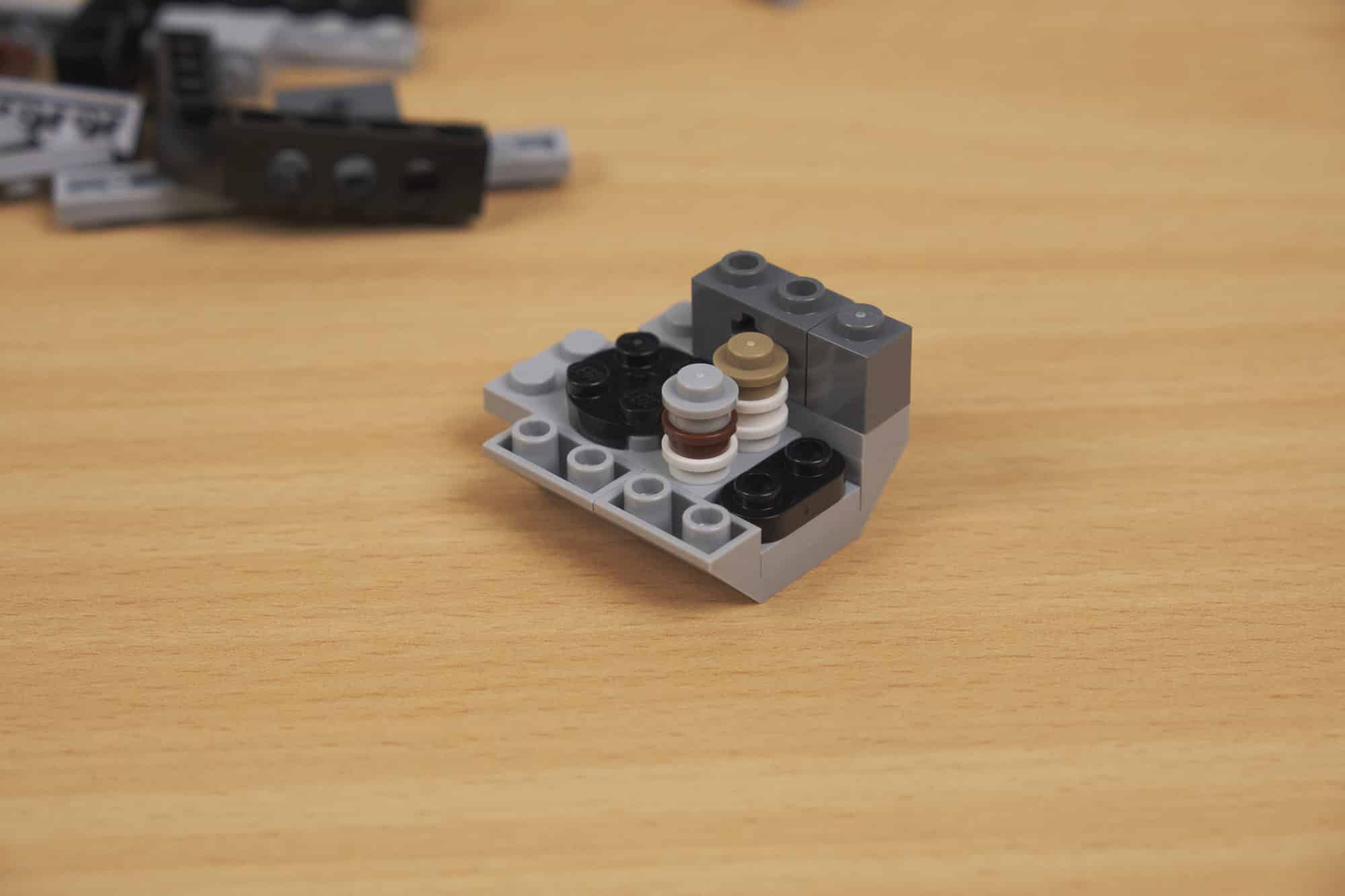 Review LEGO 75375 Millennium Falcon Bauabschnitt 02 Detail 4