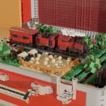 LEGO Ideas Suitcase Express (5)