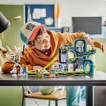 LEGO City 60421 Achterbahn Mit Roboter Mech 10