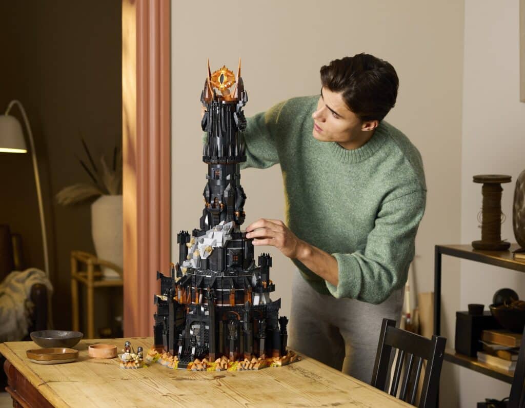 LEGO Barad Dur 10333 Herr Der Ringe Sauron Lifestyle (16)