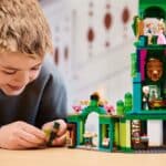 LEGO Wicked 75684 Willkommen In Emerald City 10