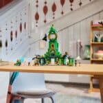 LEGO Wicked 75684 Willkommen In Emerald City 12