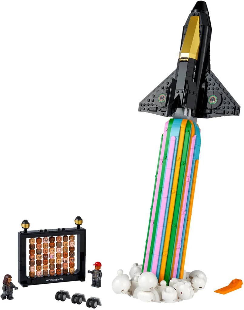 LEGO Icons 10391 Over The Moon Pharrell Williams 02