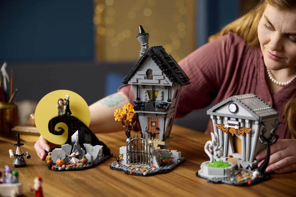 LEGO Ideas 21351 Nightmare Before Christmas Lifestyle (1)