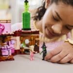 LEGO Wicked 75683 Glinda Elphabas Dormitory Lifestyle 3 (benutzerdefiniert)