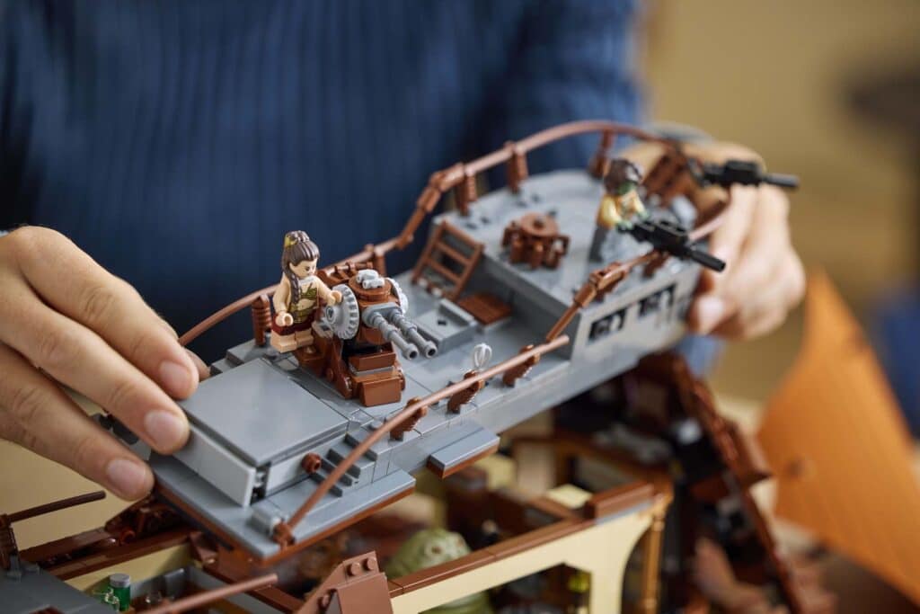 LEGO Star Wars 75397 Jabbas Sail Barge Segelbarke Lifestyle (3)