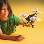 LEGO Technic 42198 Propellerflugzeug 6