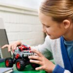 LEGO Technic 42200 Monster Jam Thunderroarus 10