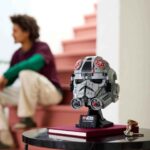 LEGO Star Wars 75429 At At Pilot Helm Lifestyle (3)