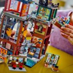LEGO Ninjago 71837 Ninjago City Werkstatt Lifestyle (6)
