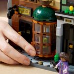 LEGO Icons 10351 Sherlock Holmes Book Nook 12