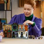 LEGO Icons 10351 Sherlock Holmes Book Nook 15