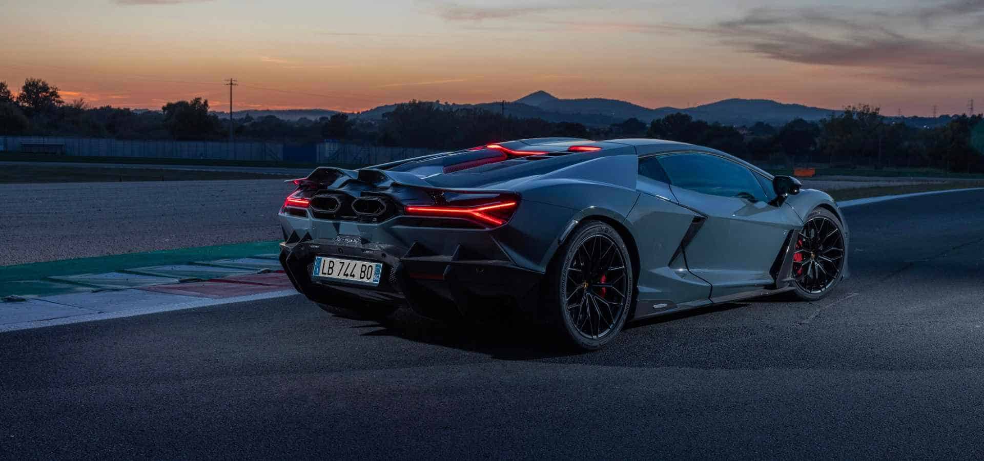 Lamborghini Revuelto