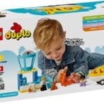 LEGO 10443 Erster Besuch Im Flughafen 4