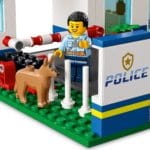 LEGO 60316 Polizeistation 4